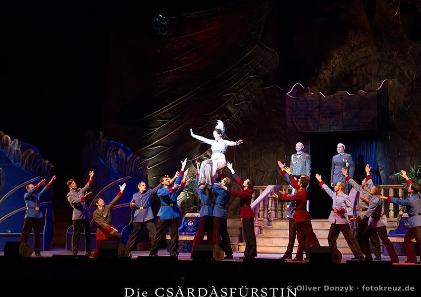 Die Csárdásfürstin – photograph by Oliver Donzyk, Fotokreuz Berlin