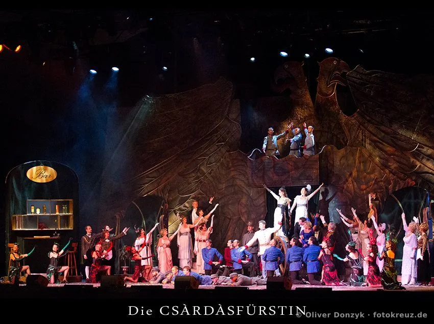 Die Csárdásfürstin – photograph by Oliver Donzyk, Fotokreuz Berlin