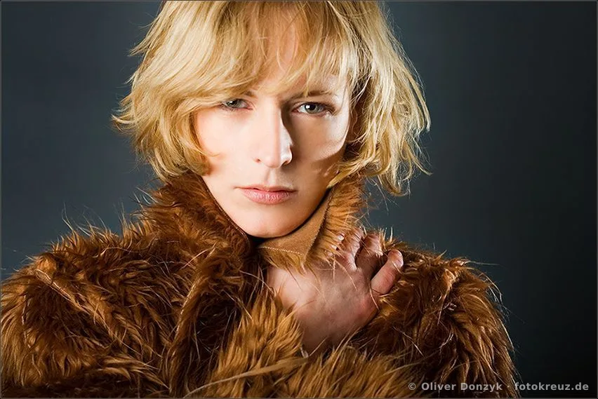 Schauspielerin Aline Straskowiak – Fotografie von Oliver Donzyk, Fotokreuz Berlin