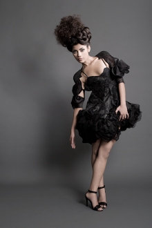 Model Mamira