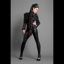 Model Mamira