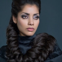 Model Mamira