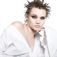 Model Manon